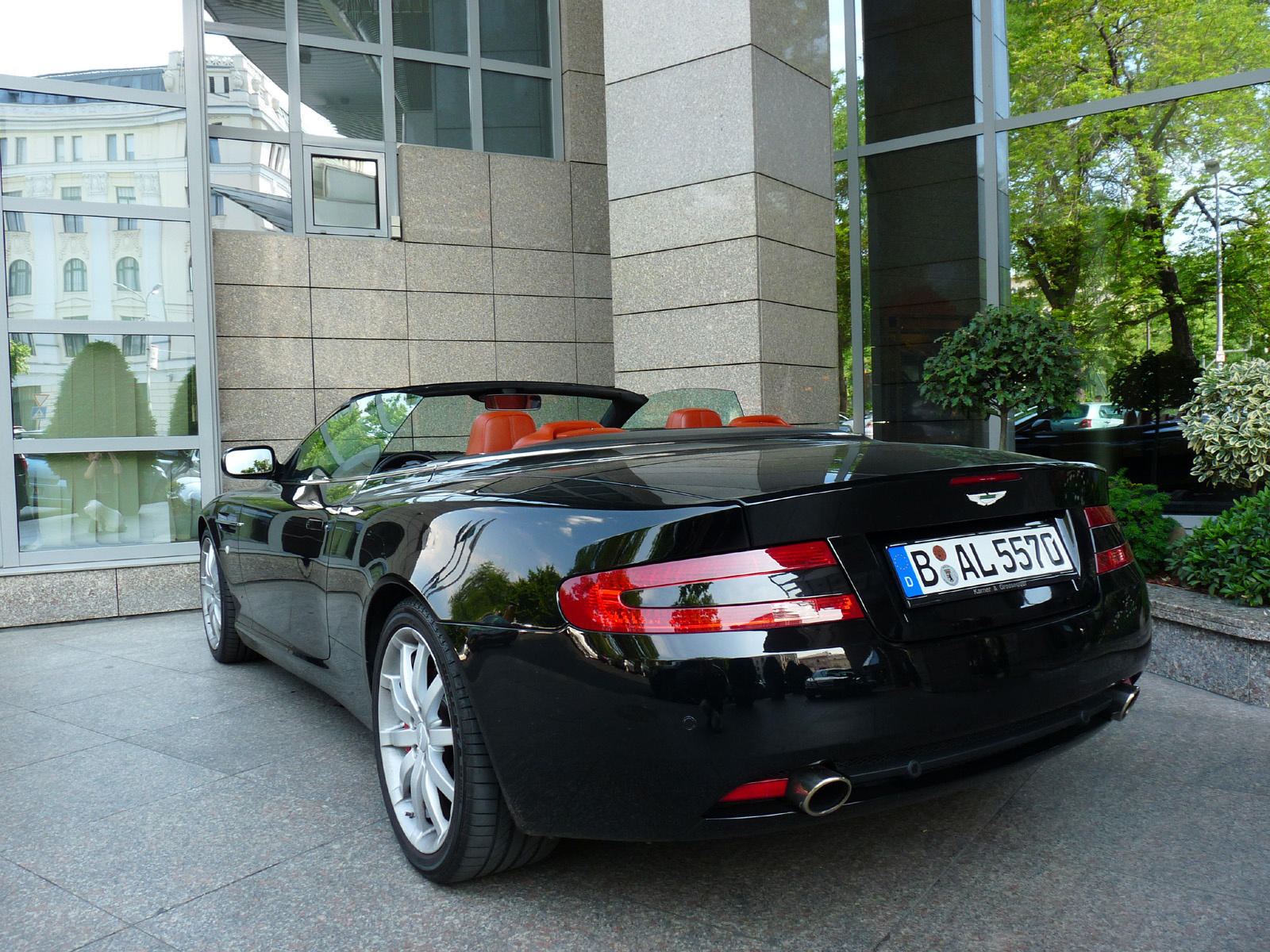 Aston Martin DB9 Volante