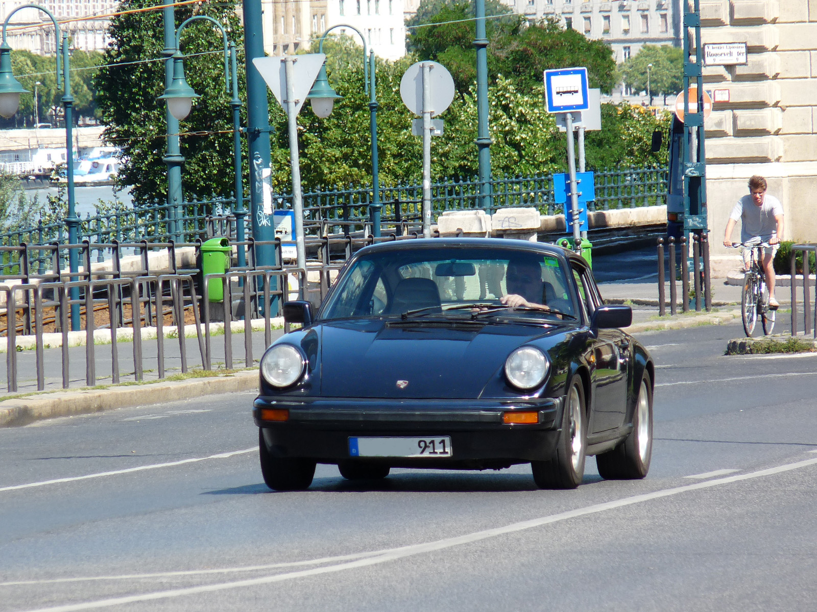 Porsche 911 Carrera