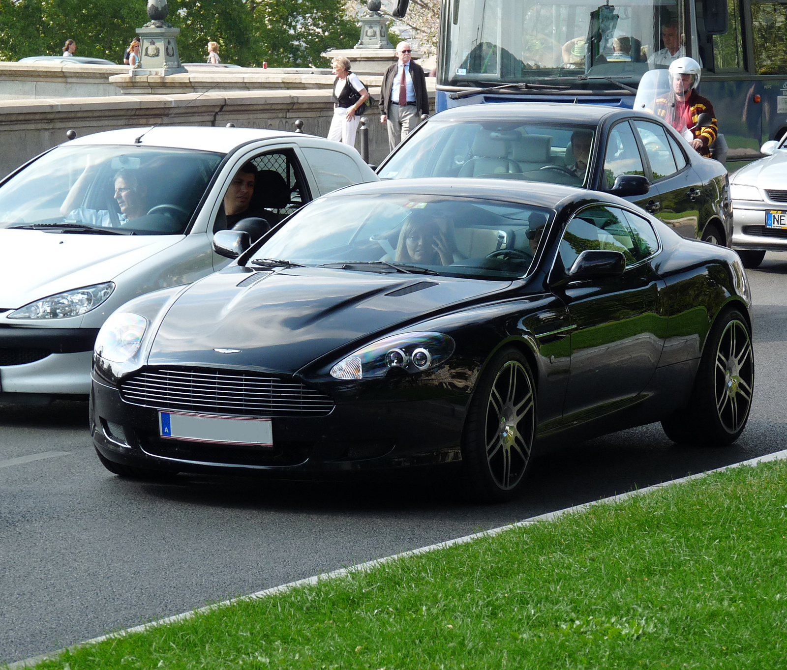 Aston Martin DB9