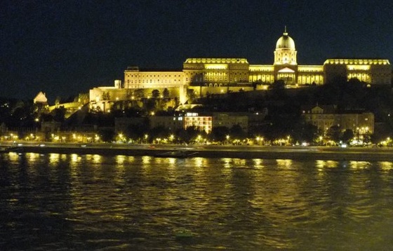 Budapest-este palota-vár