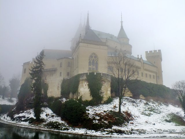 Bajmóc - ködbe burkolva-vár