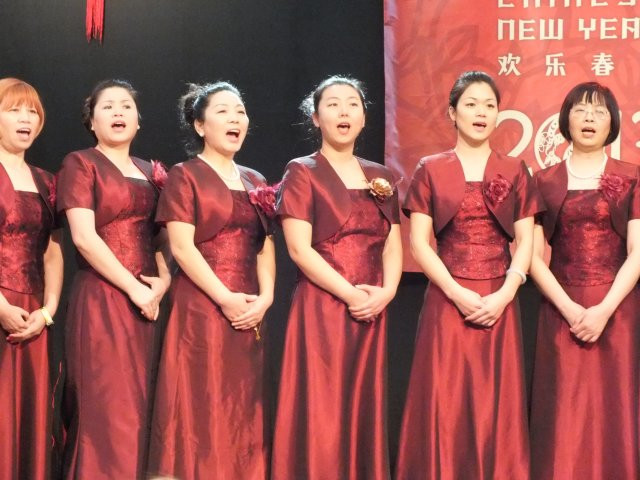 kínai holdújév - énekesek