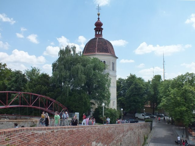 Graz-óváros - harangtorony a bástyáról