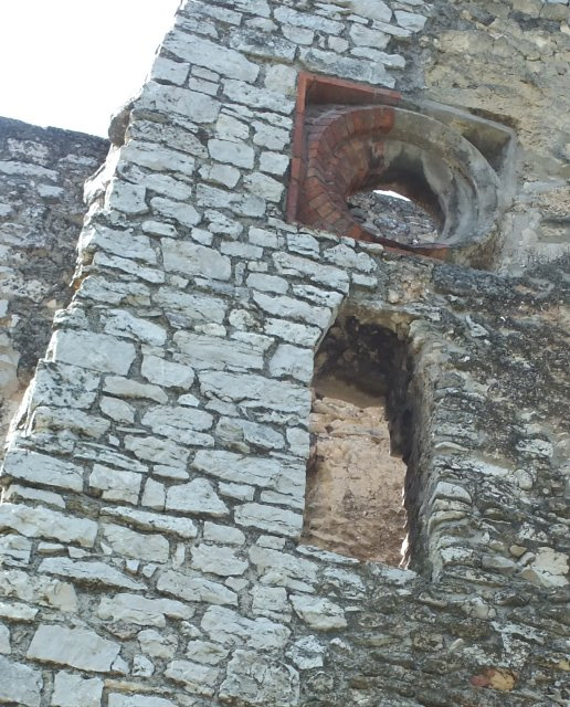 Dörgicse - alsó pálos kolostorrom - ablak részlet
