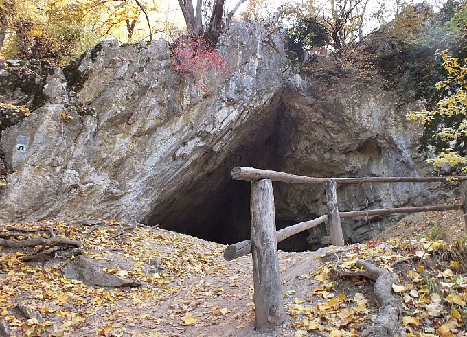 Szilvásvárad - ősemberbarlang bejárat