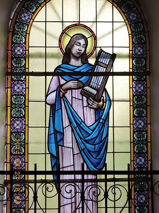 Kartal-Szent Erzsébet tp - üvegabl-karzat