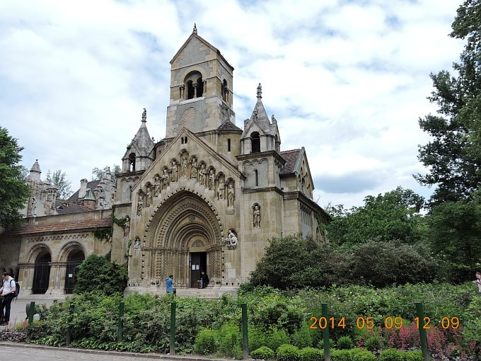 Budapest-Vajdahunyadvár - kápolna1