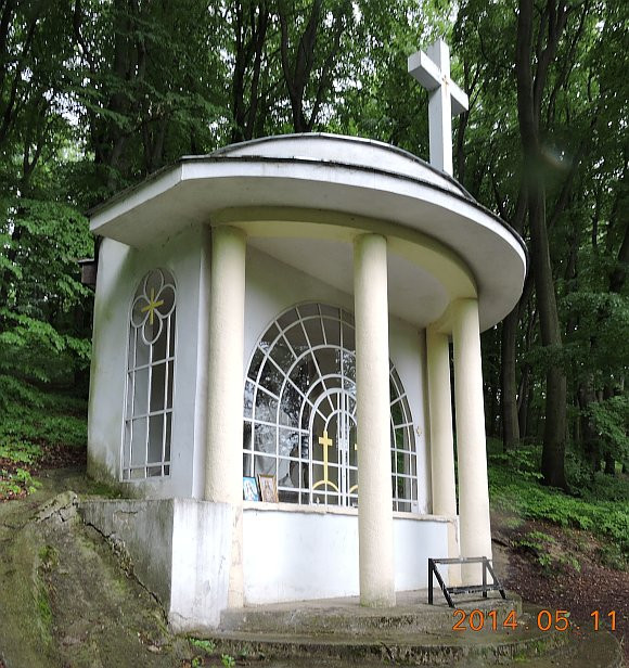 Máriavölgy-Marianka- keresztút-szobros