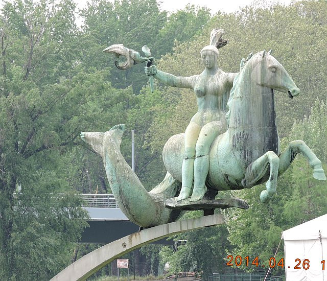 Győr - Dunahíd-szobor