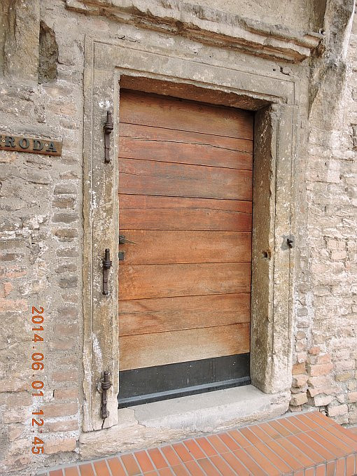 Simontornyai vár - ajtó2