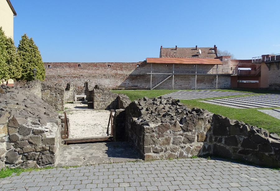 Szécsény - templomrom3