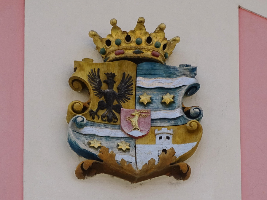 Varasd - rokokó palota-címer