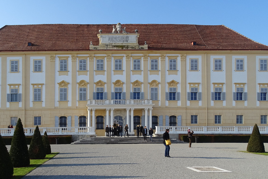 Schlosshof 35