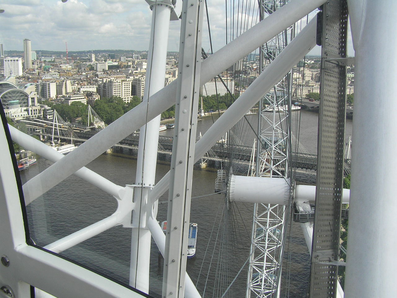 London 565 London Eye