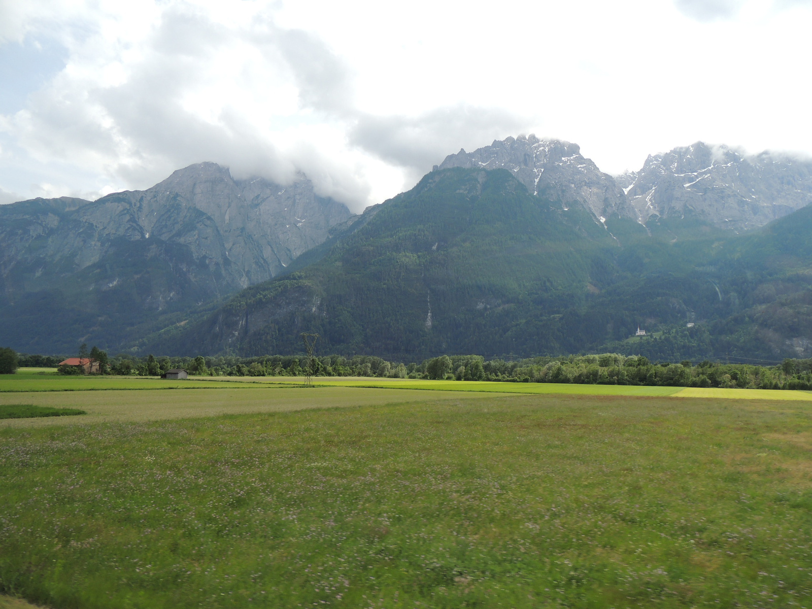 2015-05-31 177 Dolomitok buszból