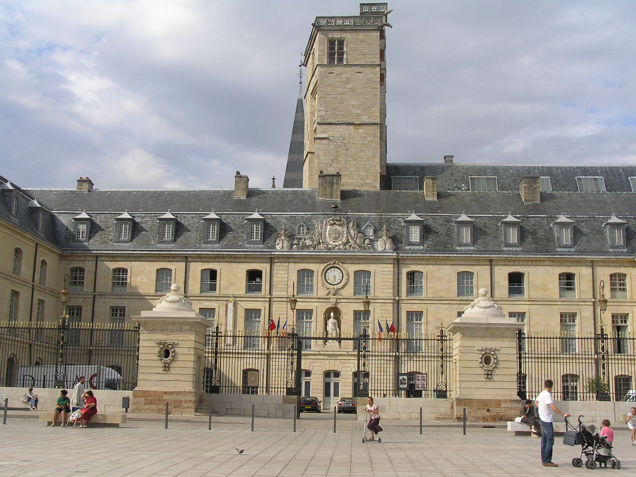 0837 Dijon Burgundiai hercegek pal.
