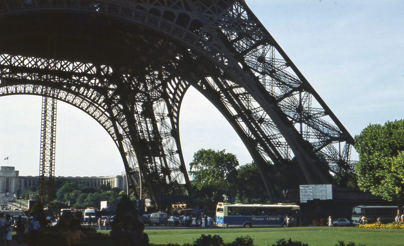 545 Párizs Eiffel