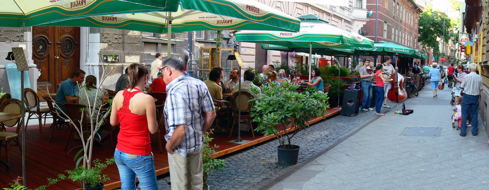 Palota Piknik utcakép