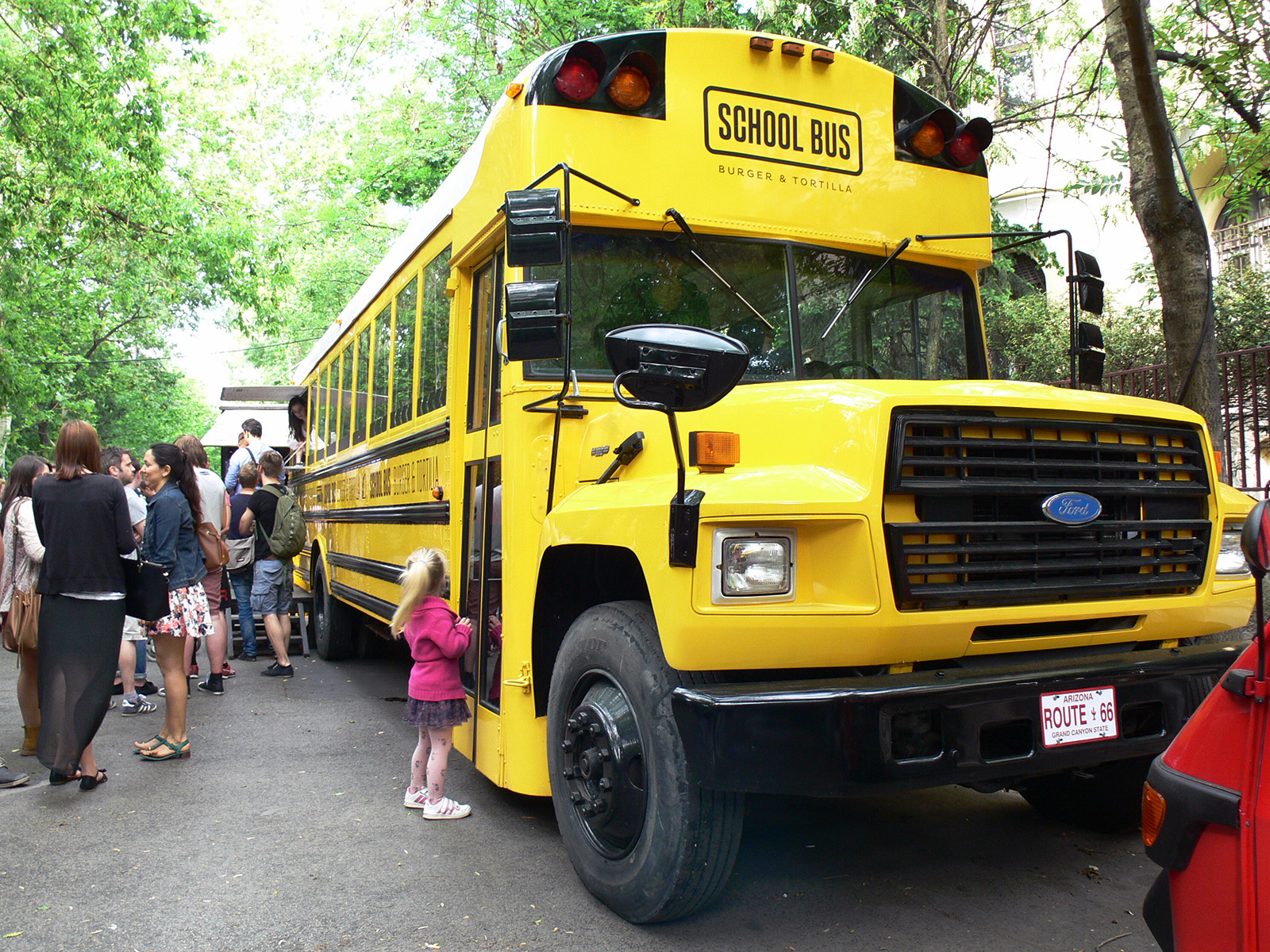 Street food - SCHOOL BUS