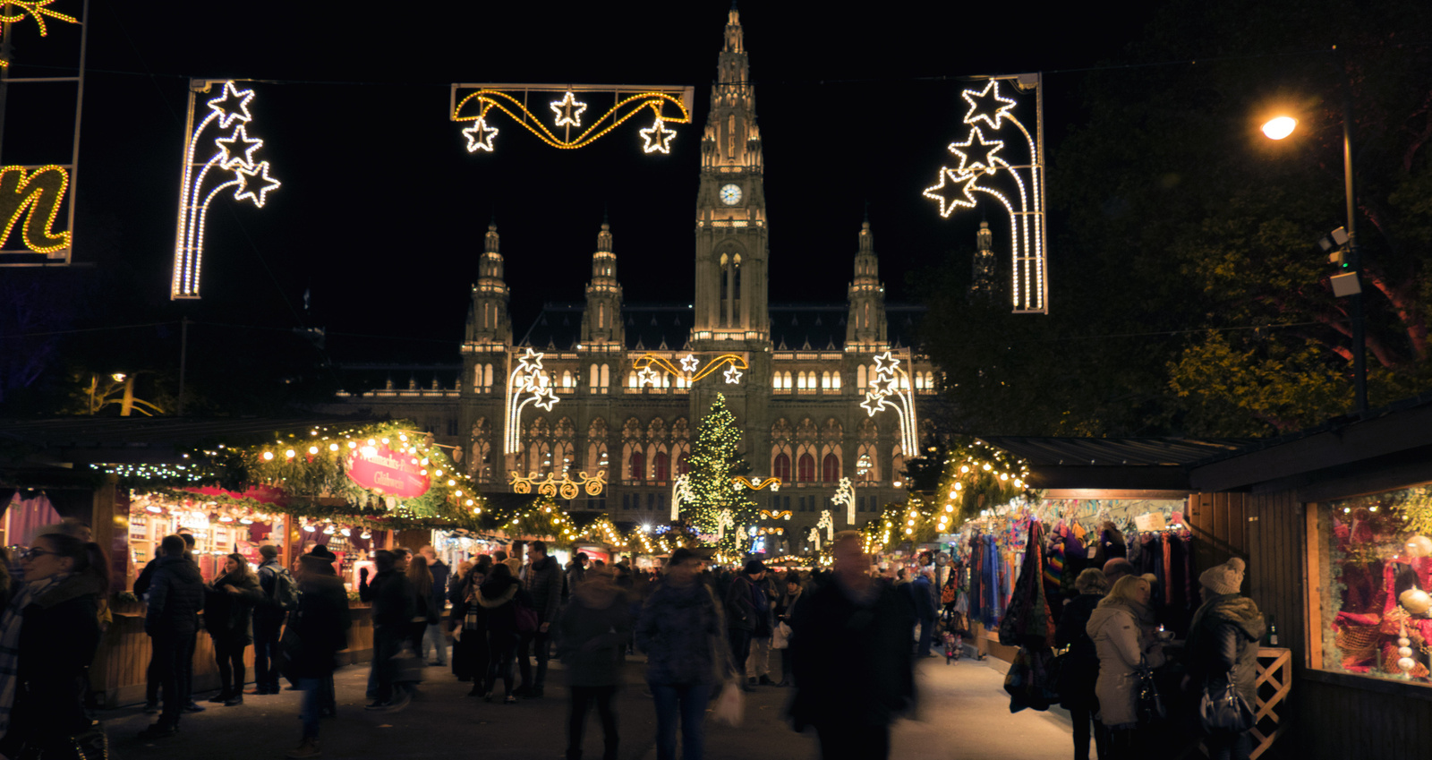 Bécs - Wiener christkindlmarkt Városháza