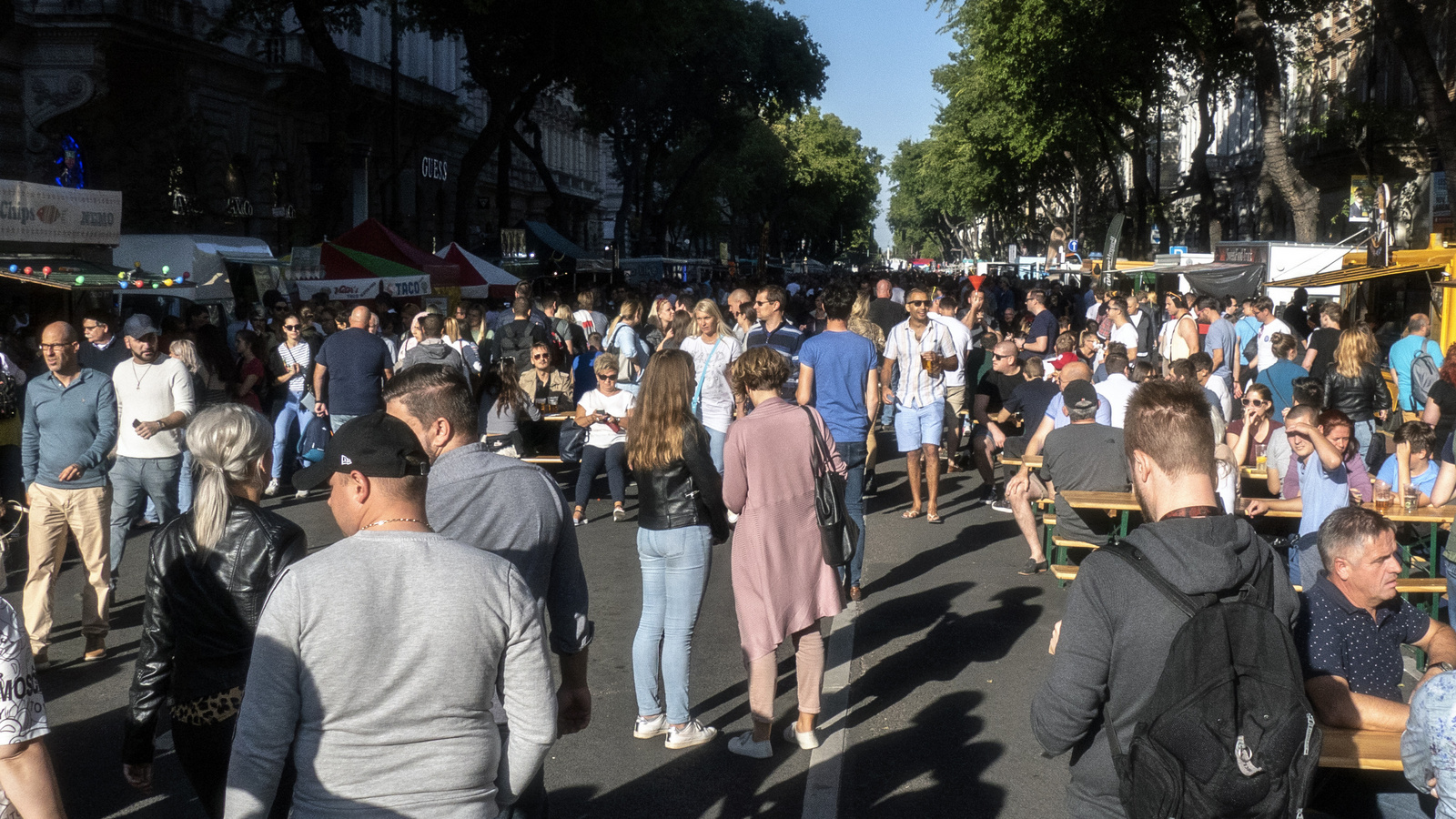Street food fesztivál - Andrássy út csúcsforgalom