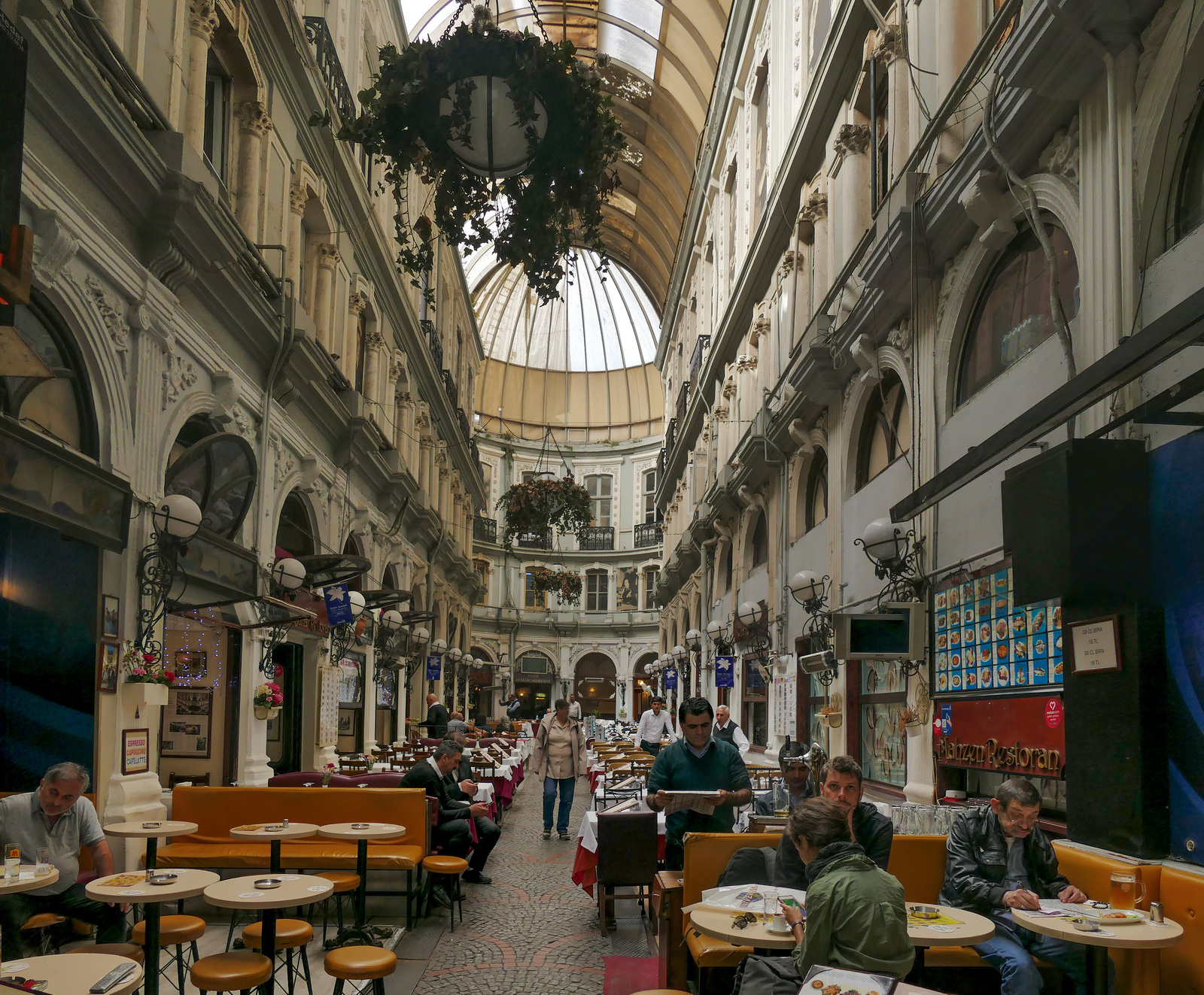 Istanbul - Çiçek Pasajı