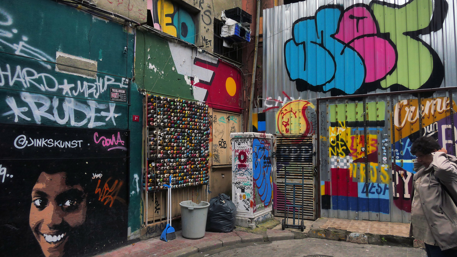 Istanbul - graffiti önki festékekkel