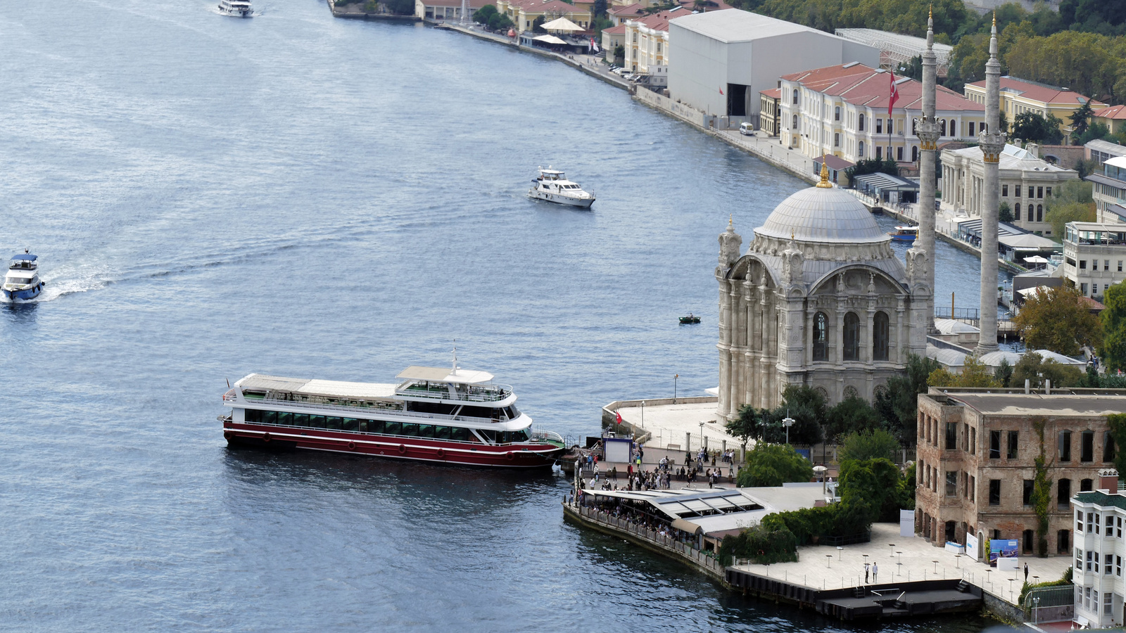 Istanbul - Ortaköy Mosque a Bosphorus hídról