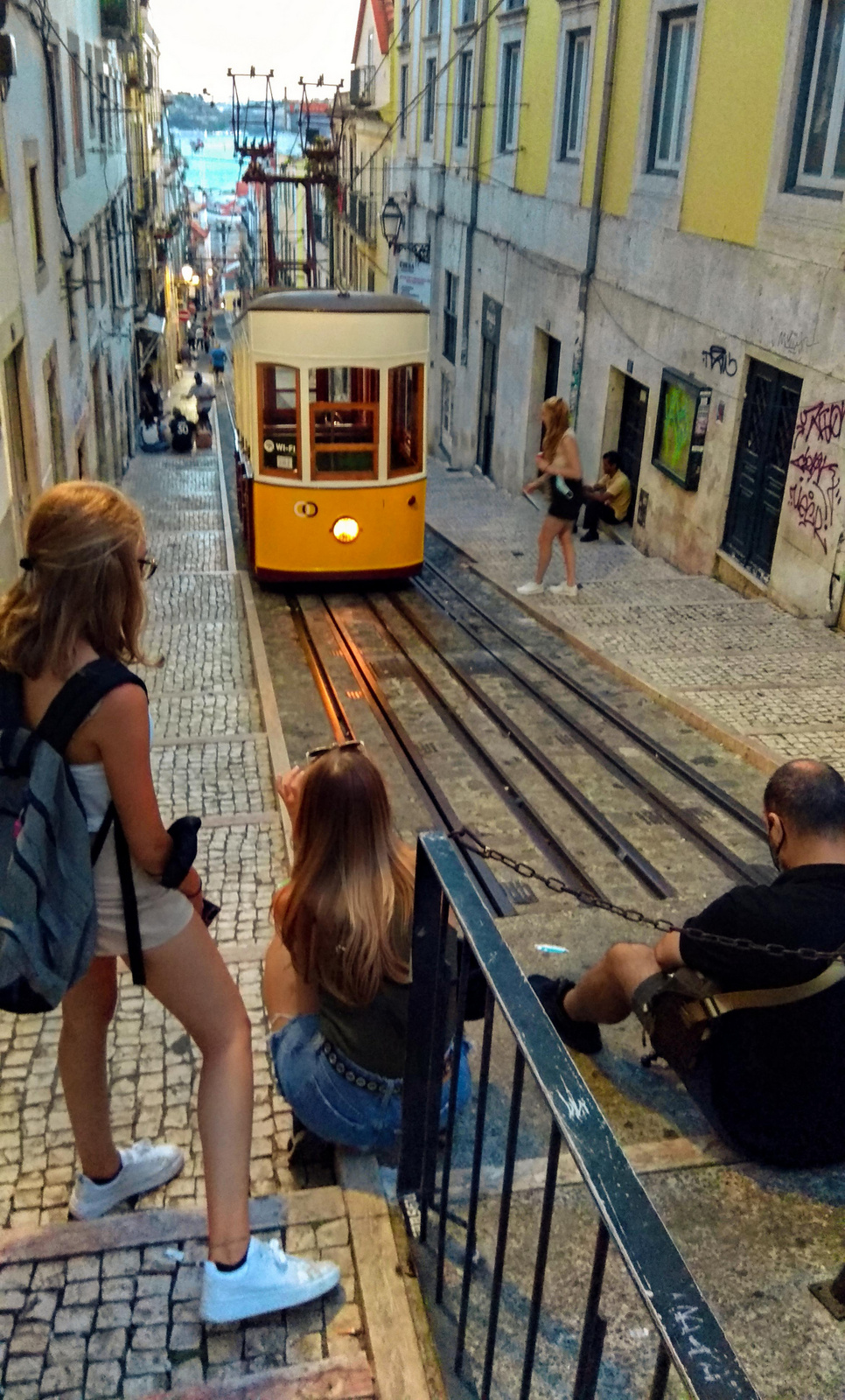 Lisboa - Bica sikló Largo Calhariz