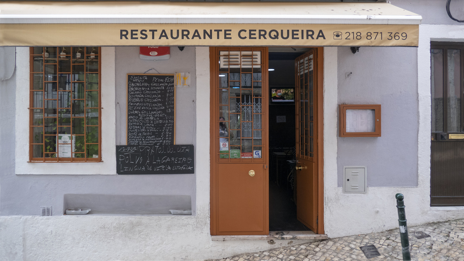 Lisbon - restaurante Cerqueira bejárat
