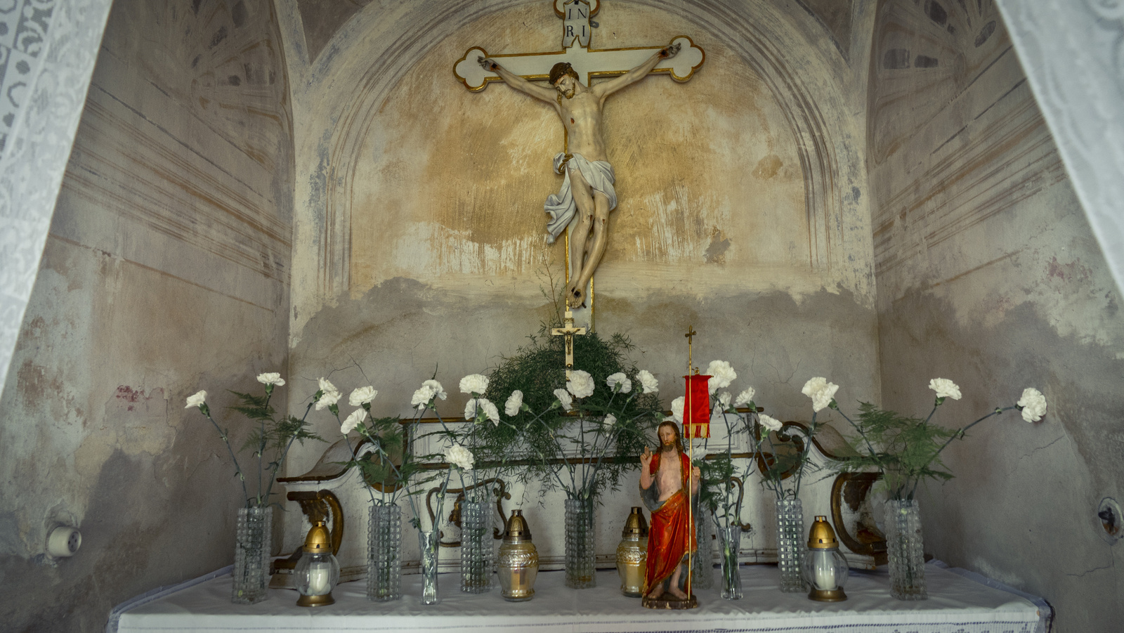Kálvária kápolna belső - oltár
