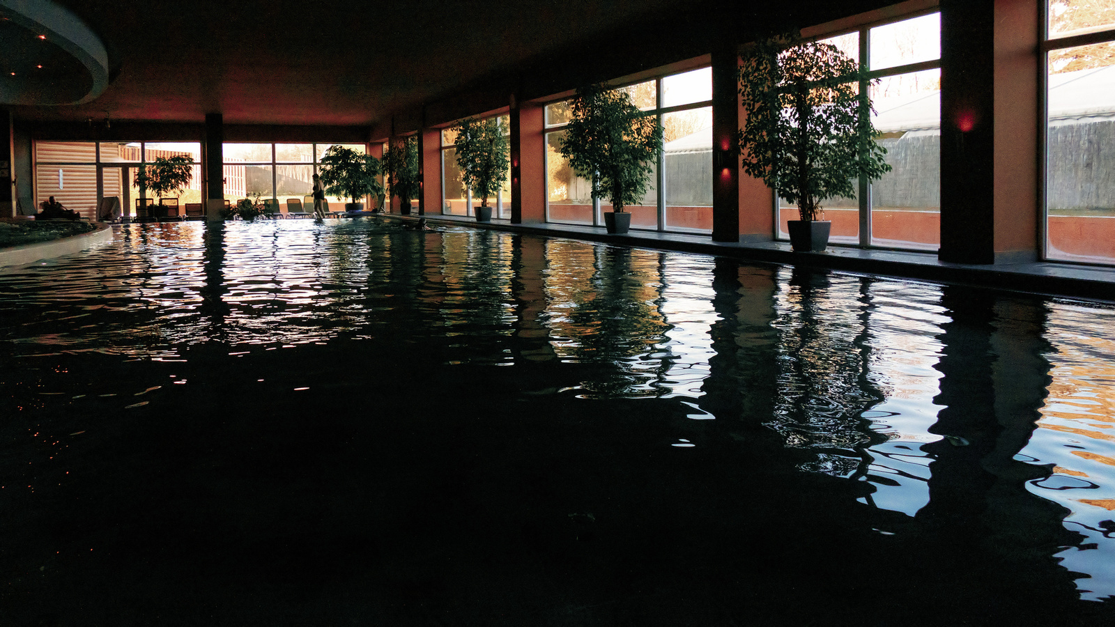 Szeged - Hotel Forrás - csendes zóna úszómedence