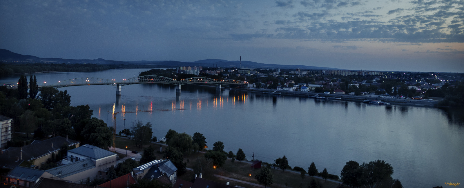 Esztergom - a Duna a Mária Valéria híddal