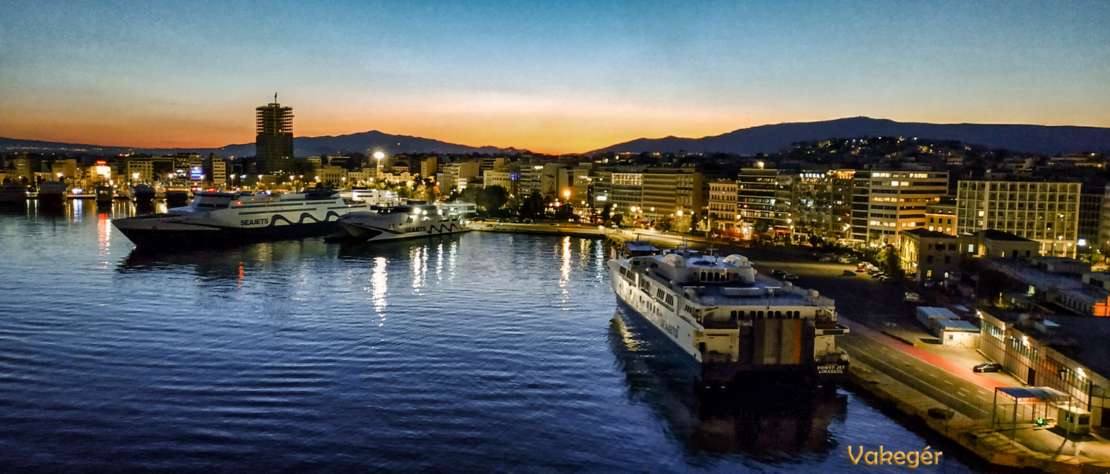 Athén - Cruise Terminal napkeltekor