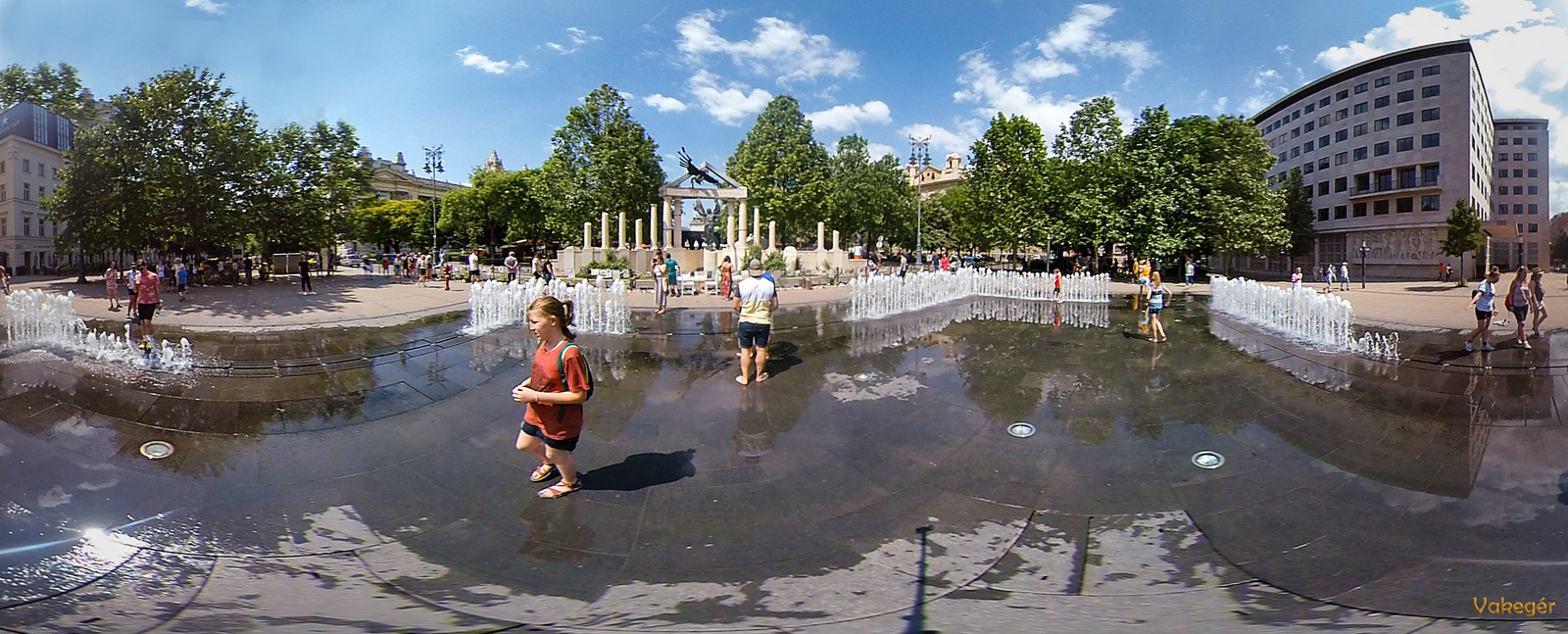 Budapest - Szabadság tér - Interaktív szökőkút