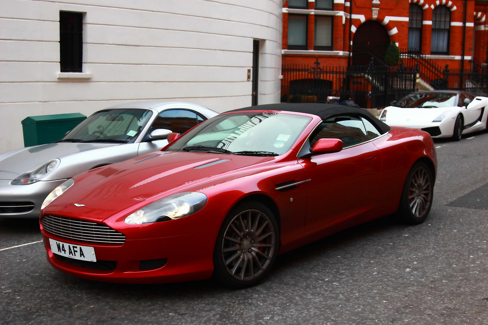 Aston Martin DB9 Volante