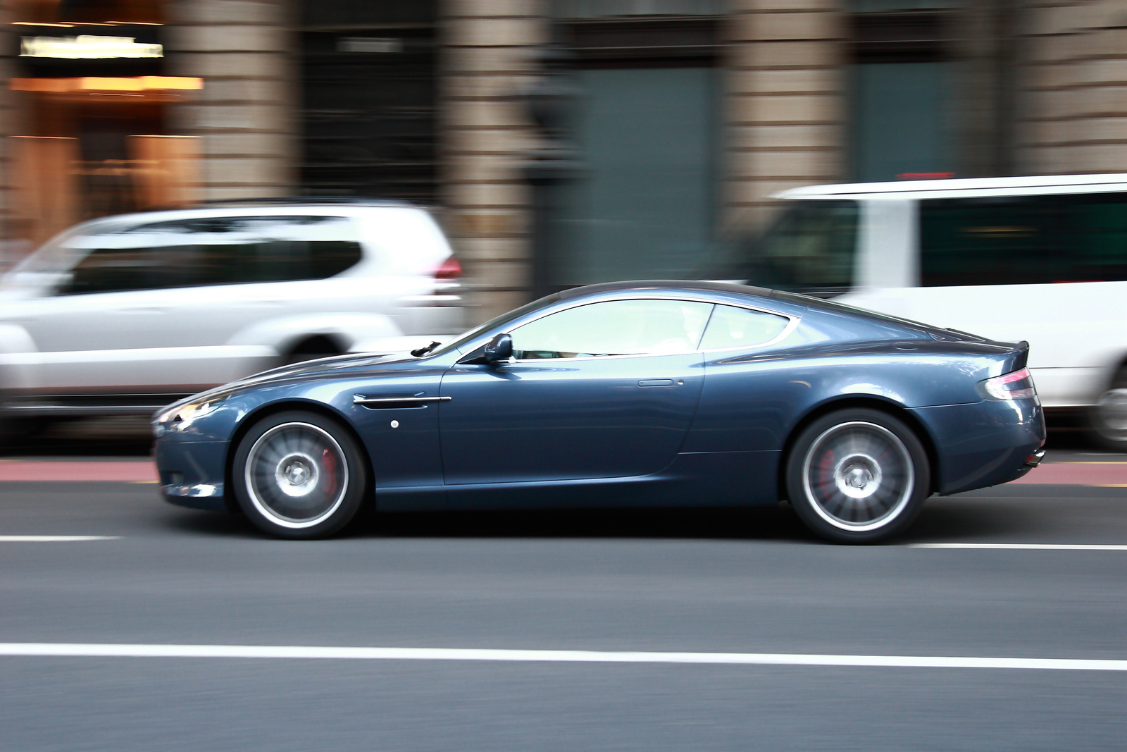 Aston Martin DB9