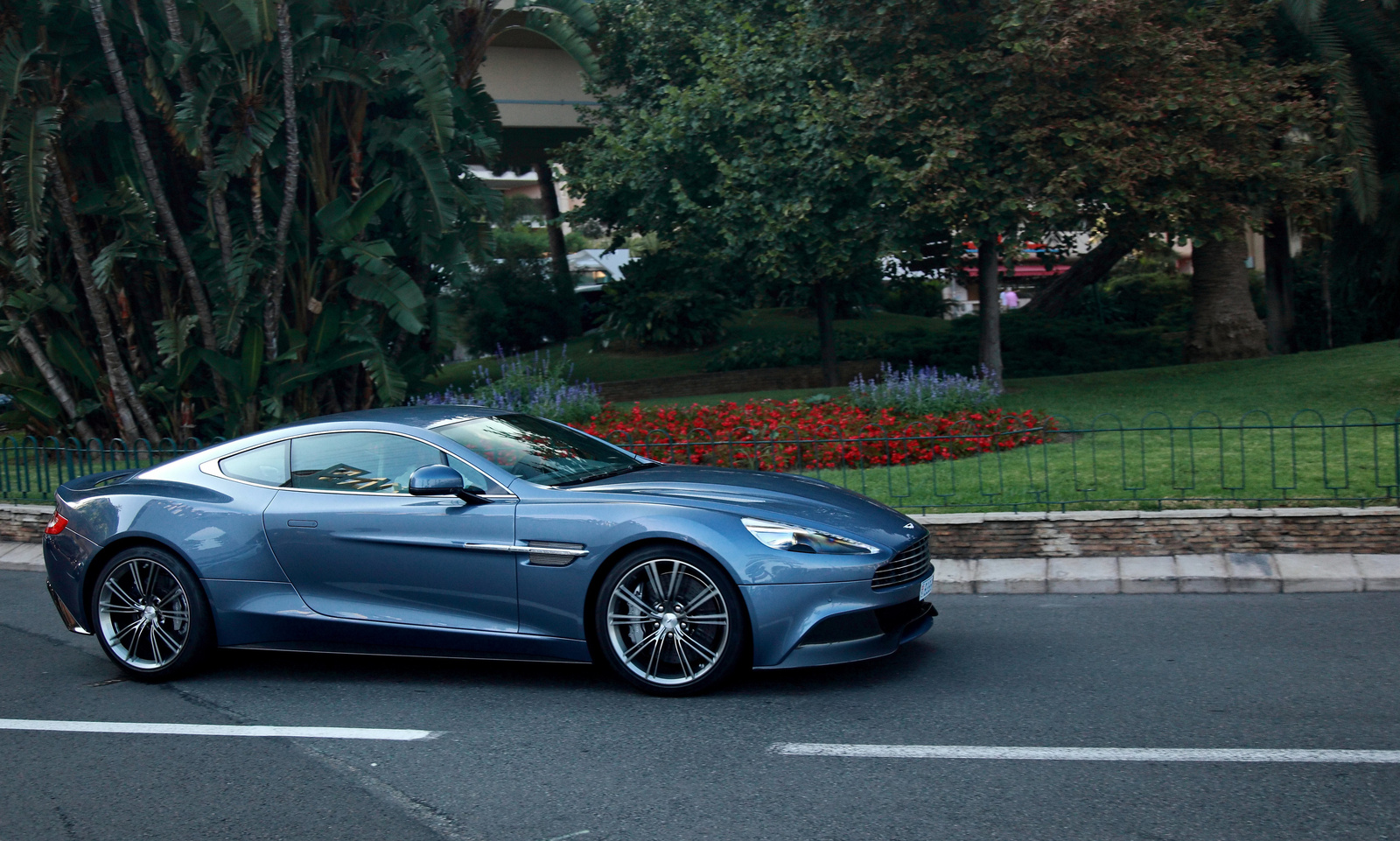 Aston Martin Vanquish