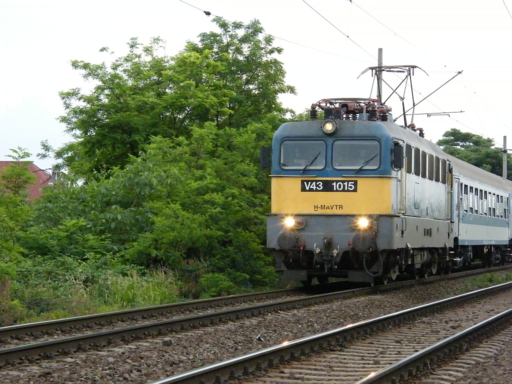 V43 1015