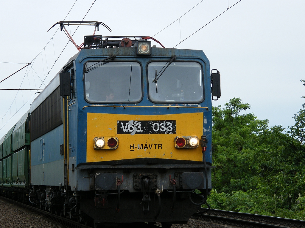 V63 033