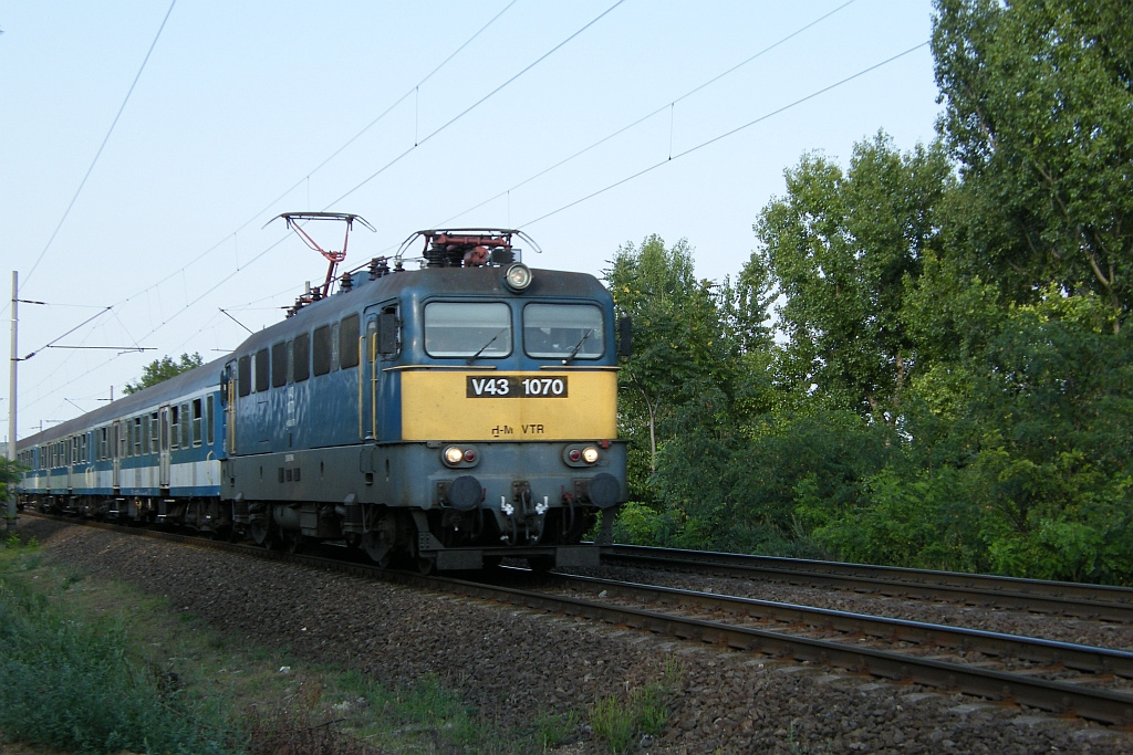 V43 1070