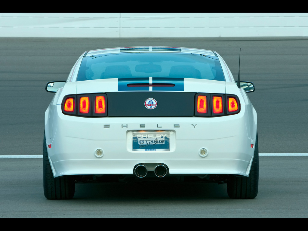 2011-Shelby-Mustang-GT-350-Rear-1024x768