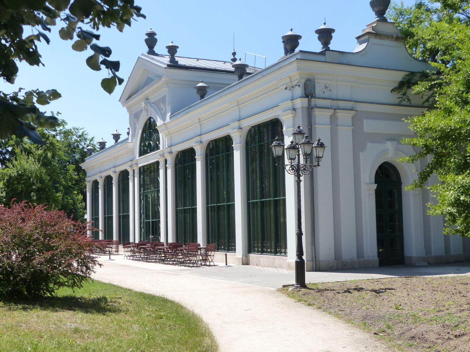 Tata, az Angol park, Pálma rendezvényház, SzG3