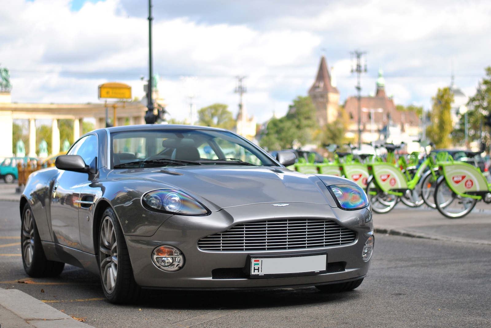 Aston Martin Vanquish