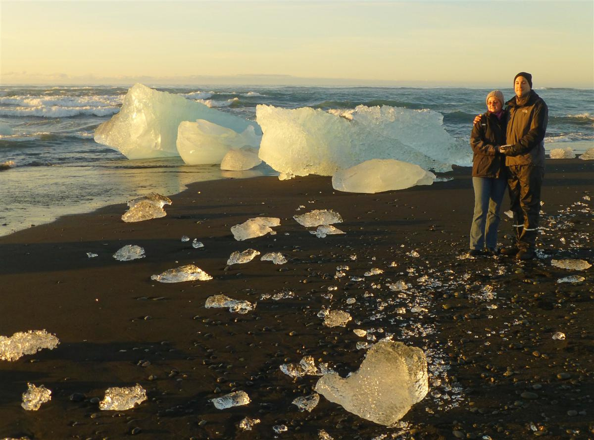 Jökulsárlóni partravetett jéghegyek