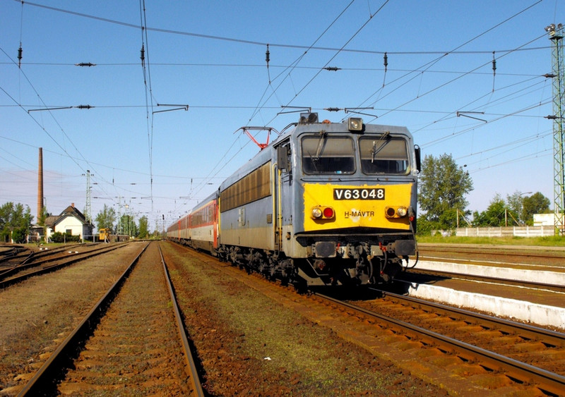 V63 048 IC650 Holló