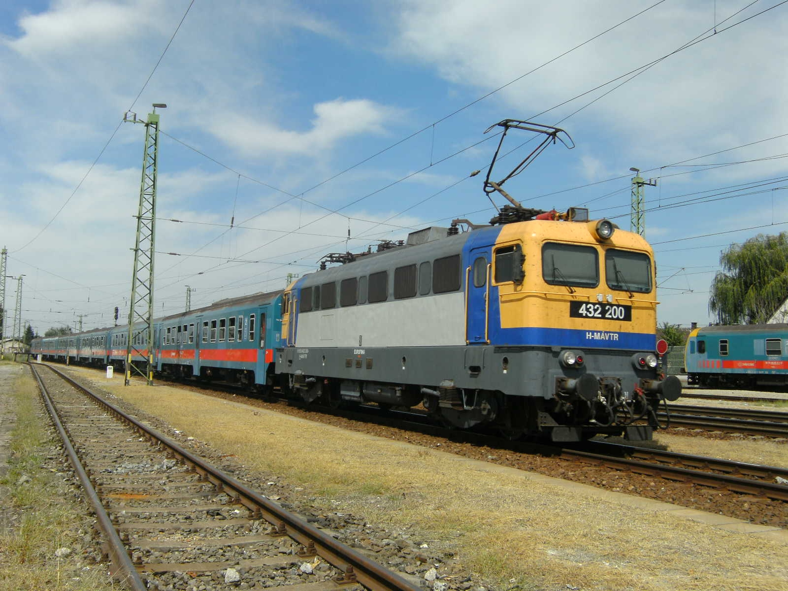 432 200 5