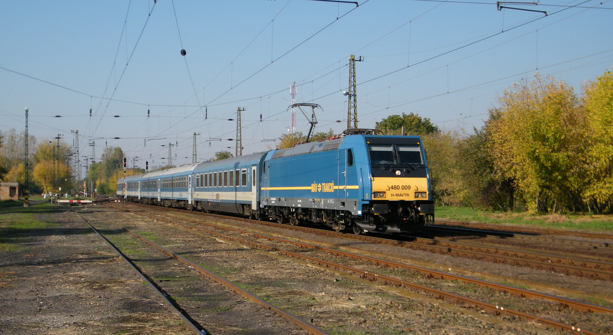 480 009