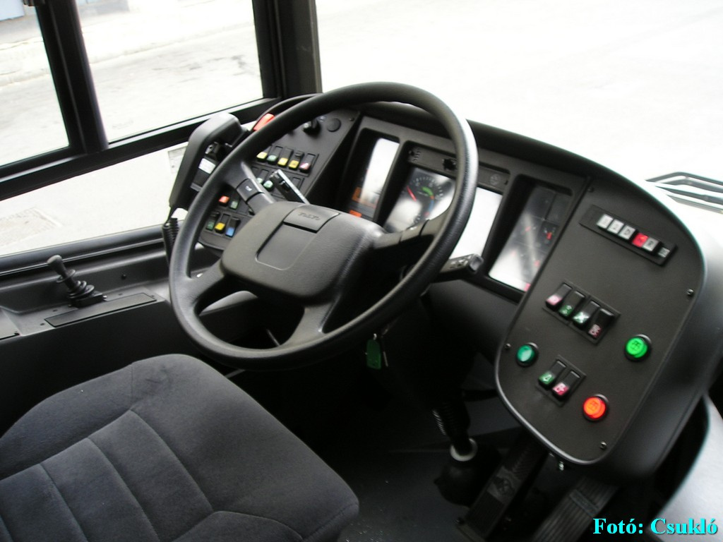 VOLVO 7700A 2