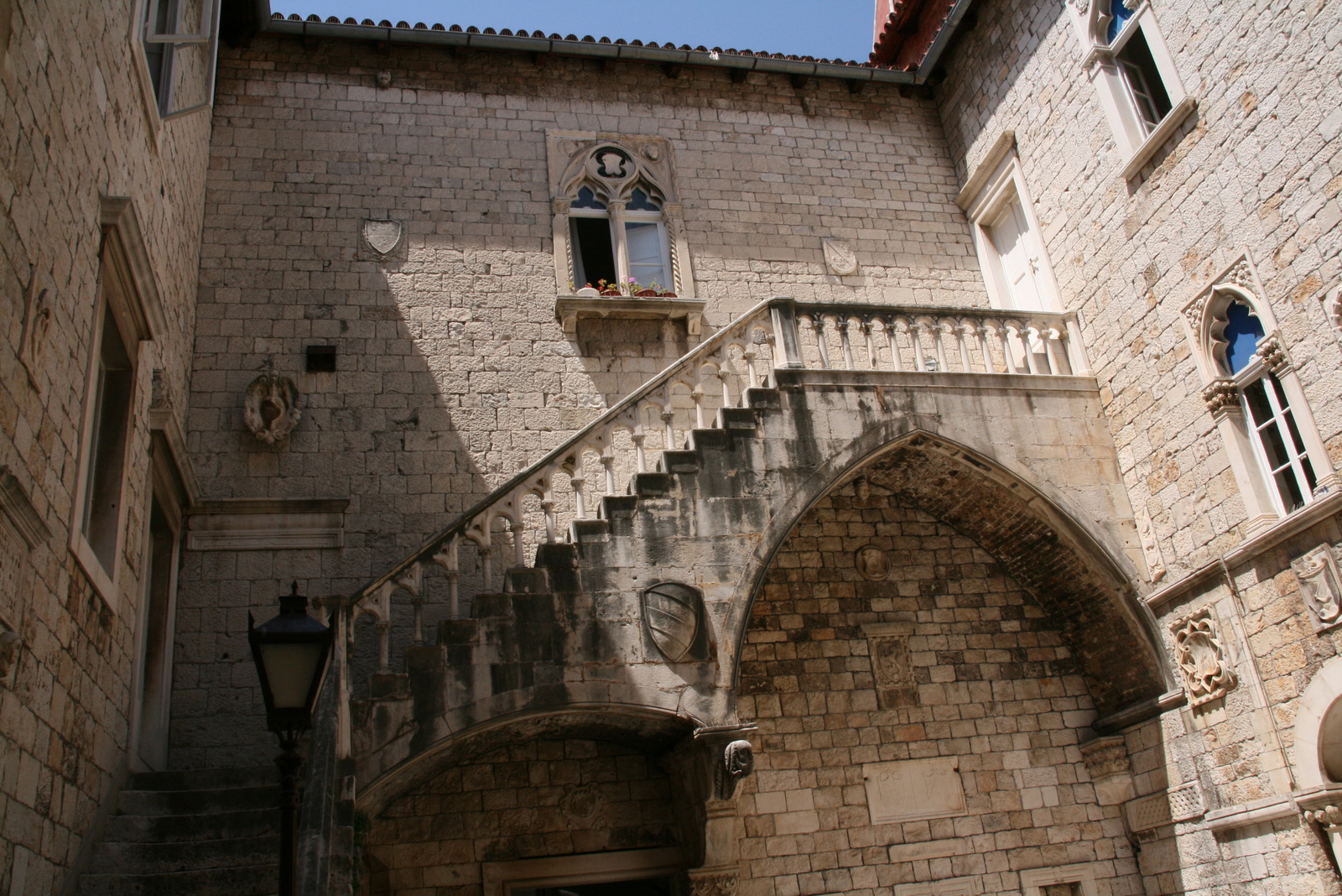 054 trogir